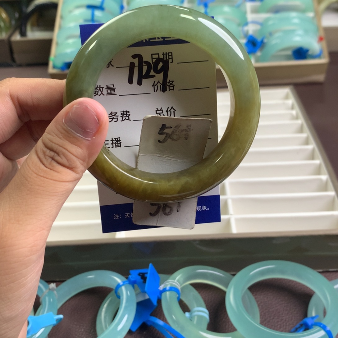 未镶嵌蛇纹石玉手镯1729