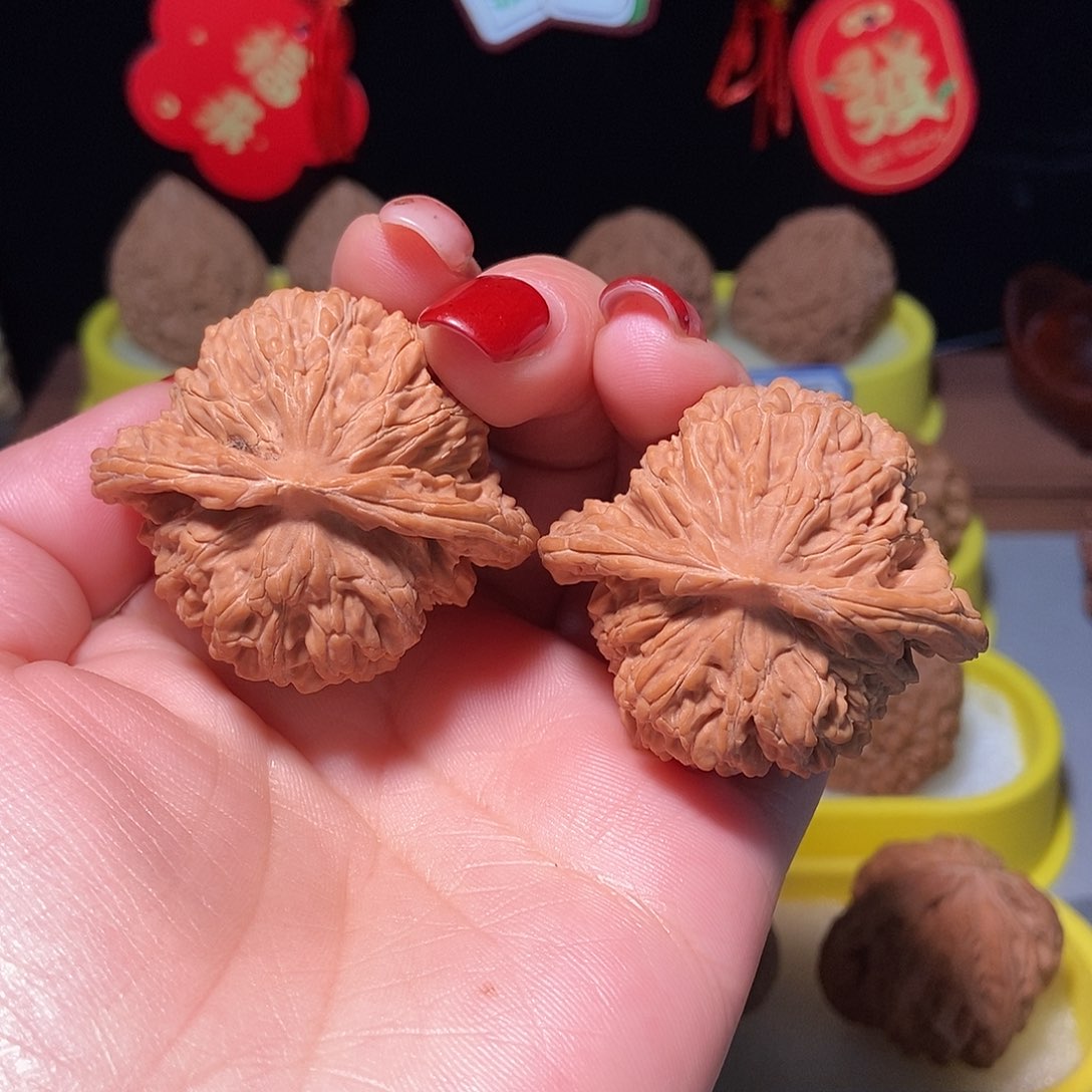 文玩核桃吊坠左*楼子