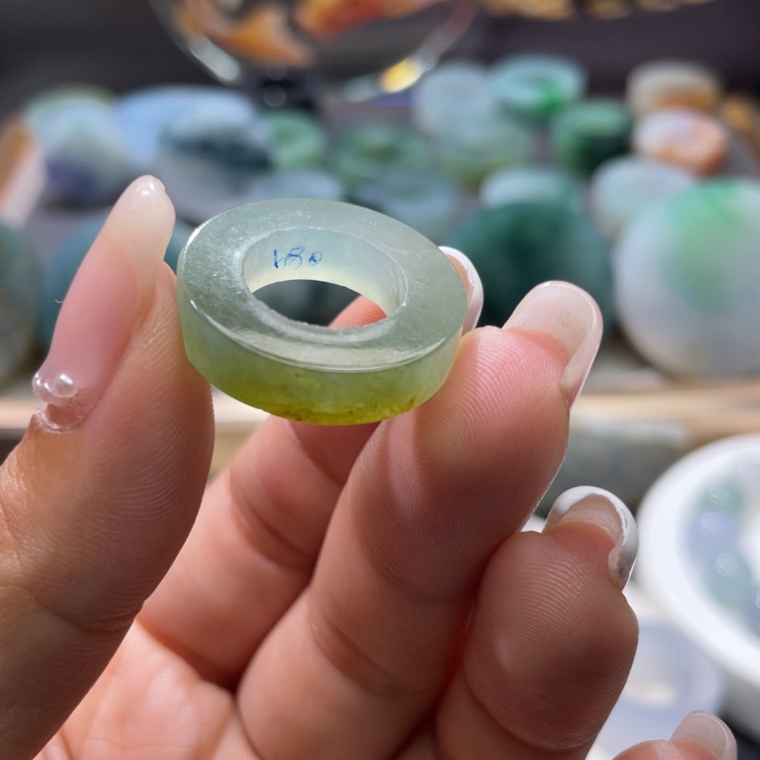 定制翡翠未镶嵌天然翡翠