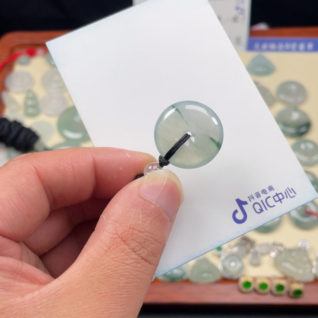 翡翠未镶嵌颈饰567888555677