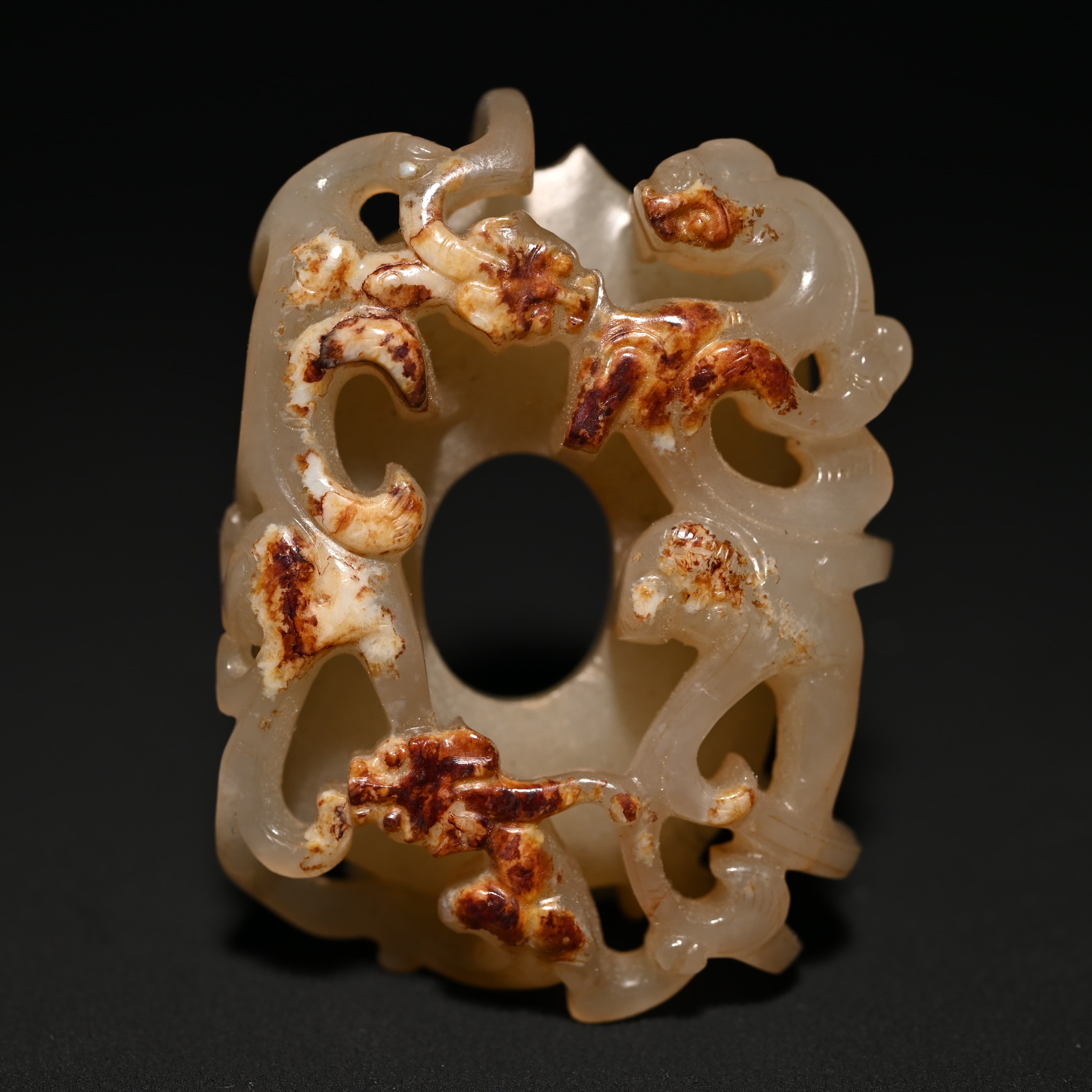 明代高浮雕螭龙纹鸡心佩/ZYQ293075/集萃斋