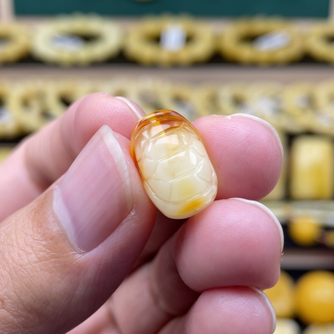 琥珀裸石未镶嵌琥珀蜜蜡