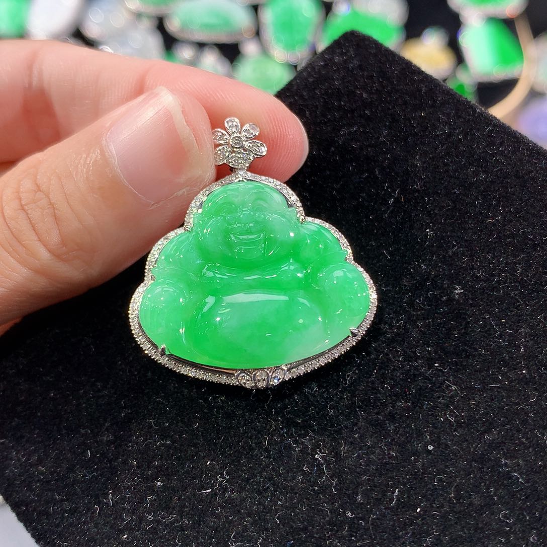 翡翠18K金镶嵌颈饰