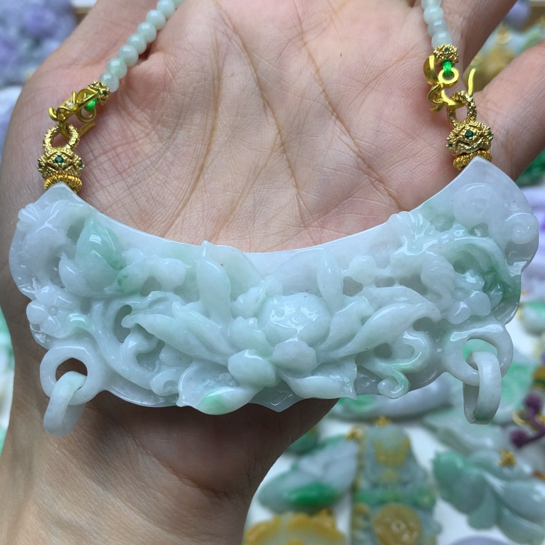 翡翠颈饰未镶嵌翡翠