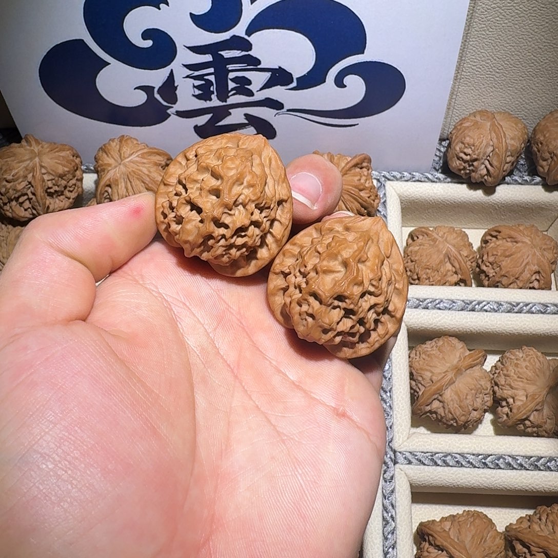 小****文玩核桃吊坠龙鳞纹