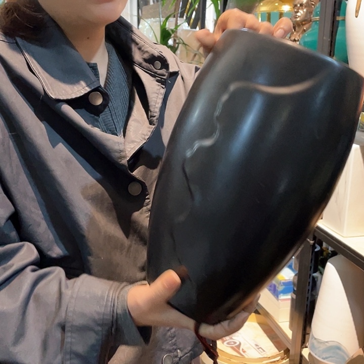 陶瓷花瓶，仿真绿植。