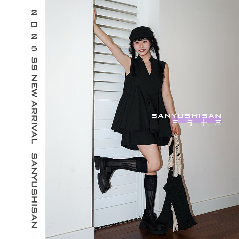 三与十三|黑玫瑰|法式无袖绑带娃娃衫百褶设计感上衣加短裤套装