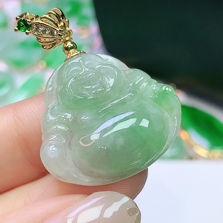 翡翠未镶嵌颈饰多样性发其一