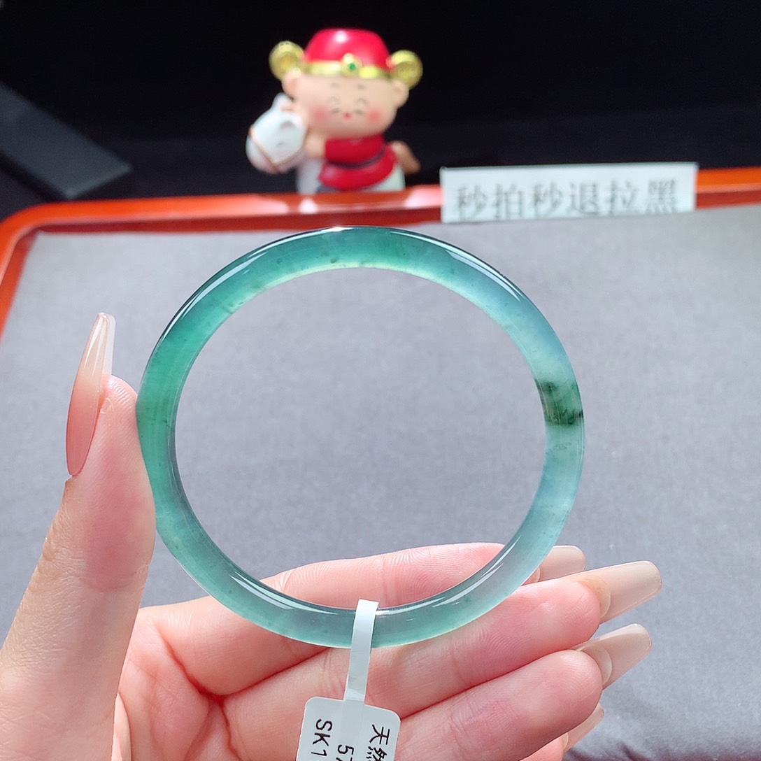 翡翠手镯未镶嵌天然