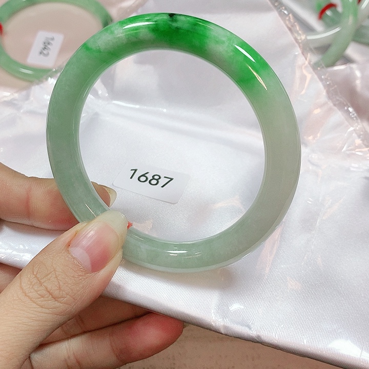 翡翠手镯未镶嵌@*丫天然翡翠手镯56