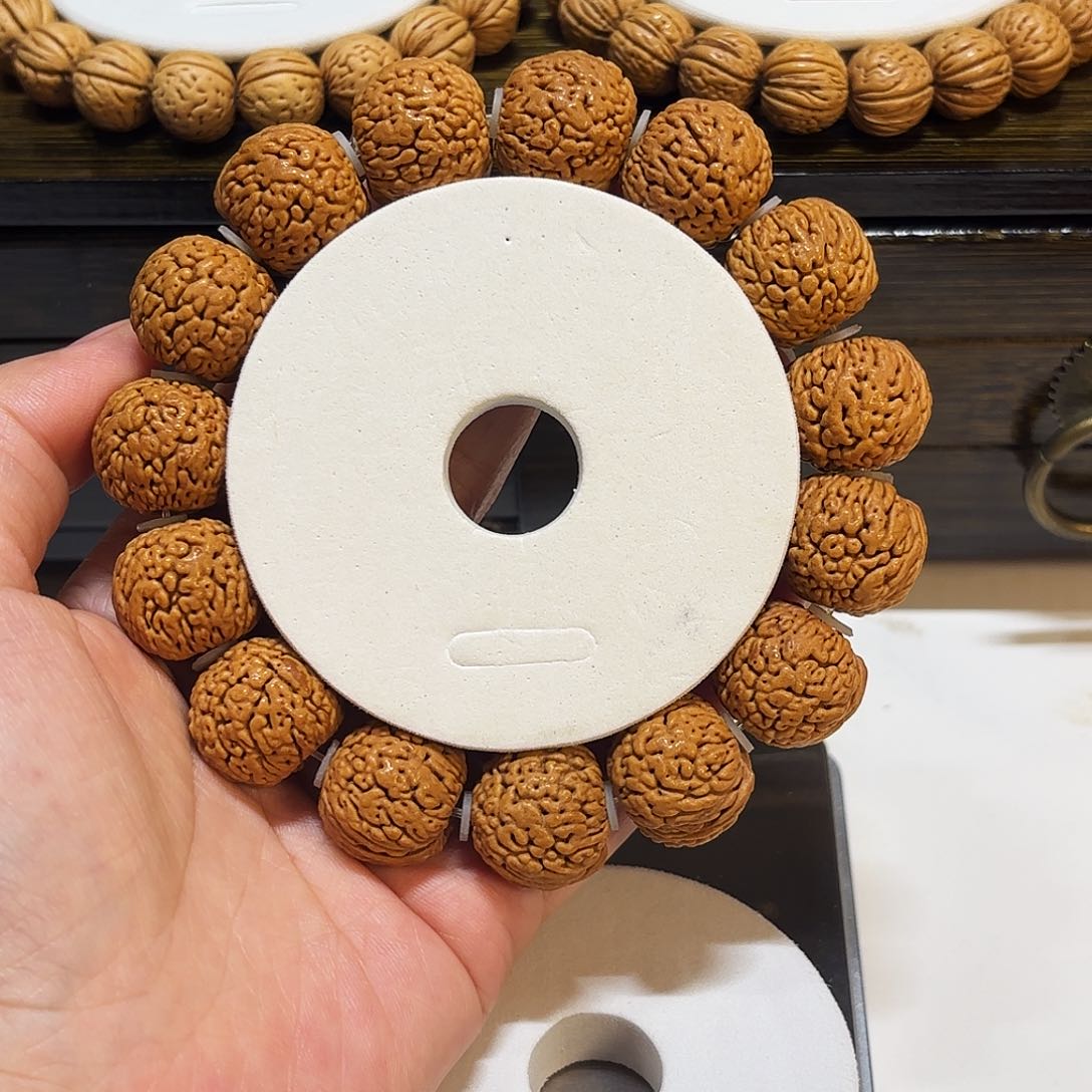 榛18尺寸龙鳞凤尾桃核手串