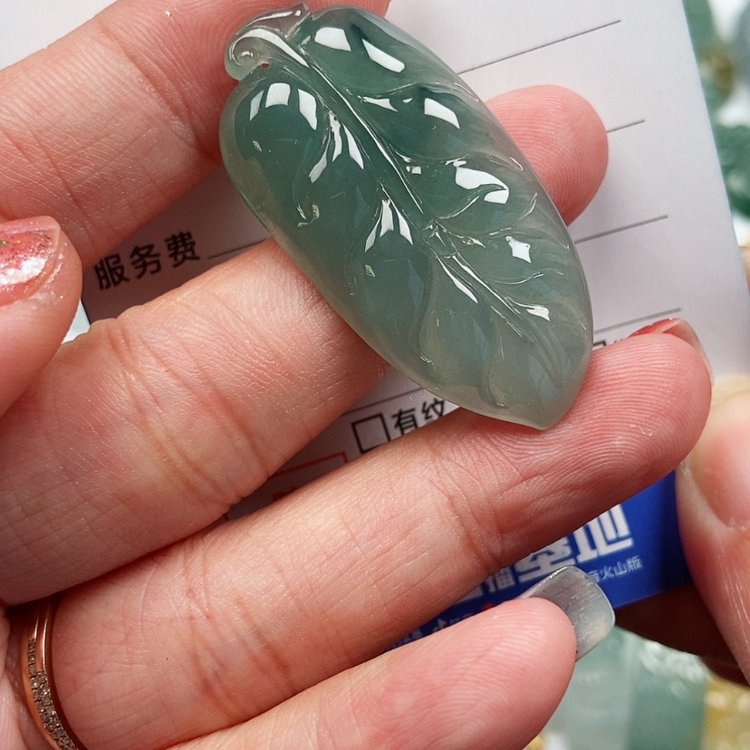 【闪购商品】翡翠颈饰未镶嵌叶子