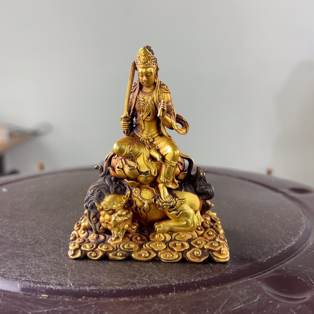 吴*浅佛像的造型和造型