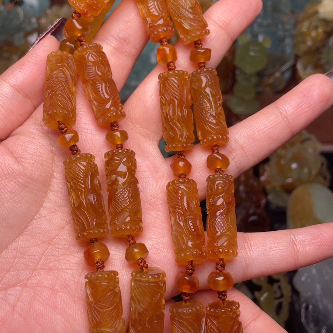 蛇纹石玉颈饰未镶嵌半*闲