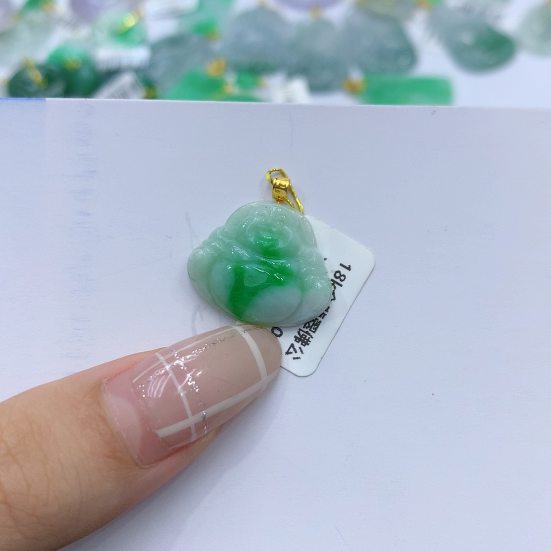 颈饰18K金镶嵌翡翠