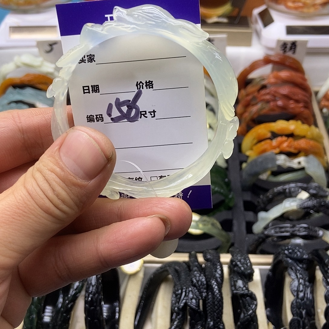花***惜蛇纹石玉未镶嵌手镯