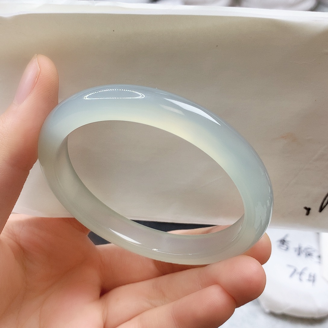 玛瑙/玉髓手镯未镶嵌60