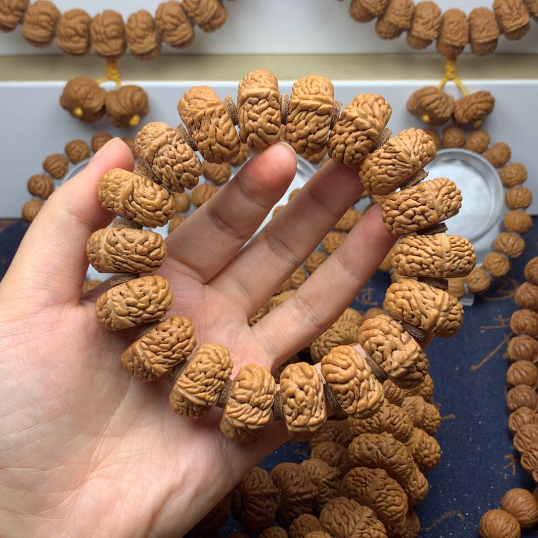 手串桃核五爪金龙