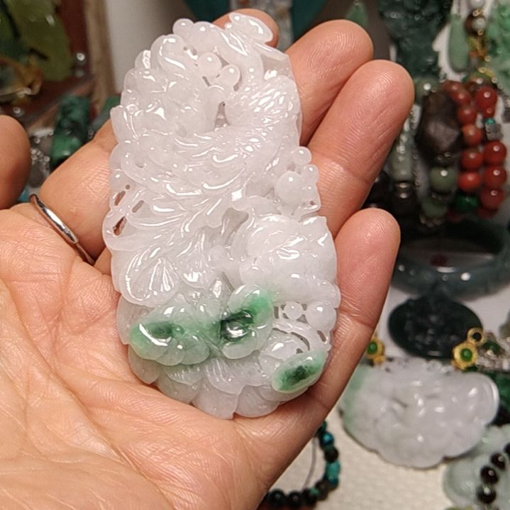 翡翠吊坠(赠链)未镶嵌