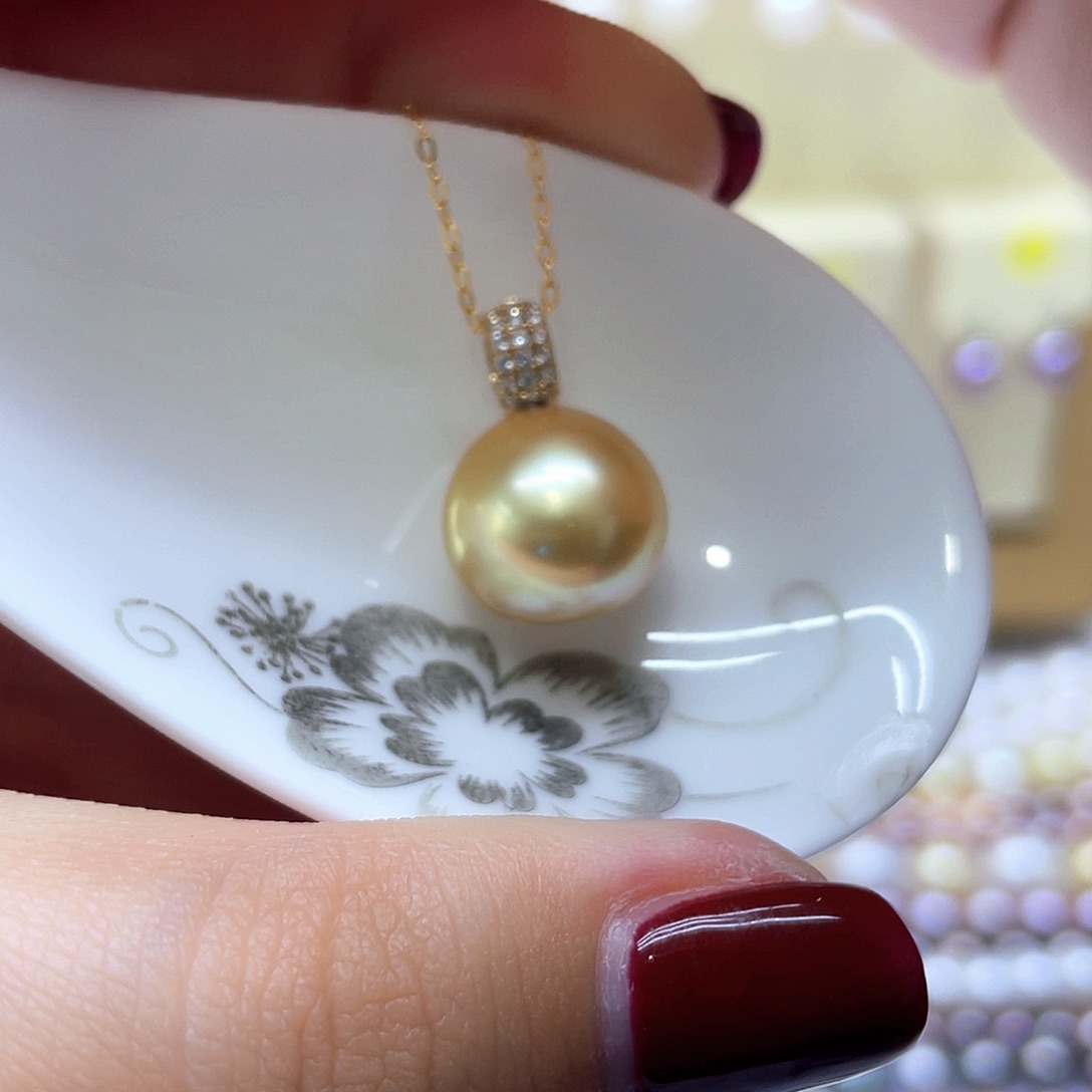 海水珍珠颈饰18K金镶嵌