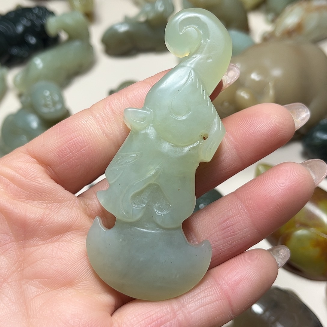 白玉菩提吊坠白玉菩提吊坠