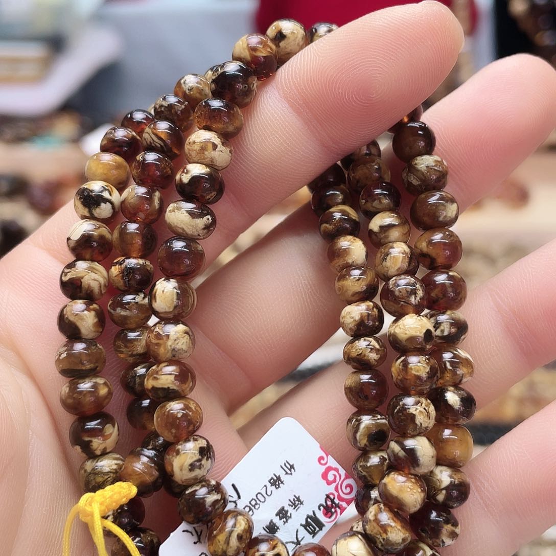 琥珀裸石未镶嵌六