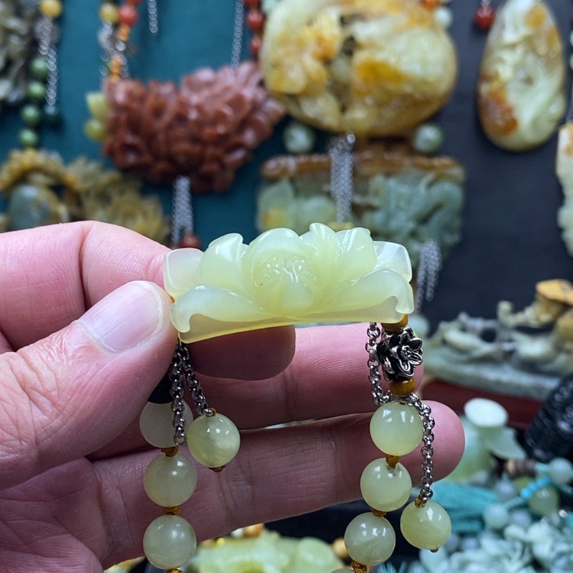 【闪购商品】蛇纹石玉手牌未镶嵌