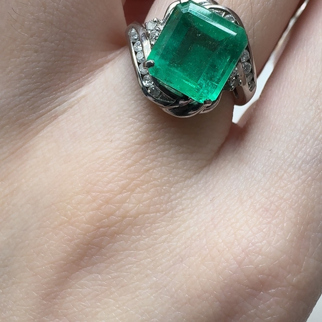 祖母绿未镶嵌戒指