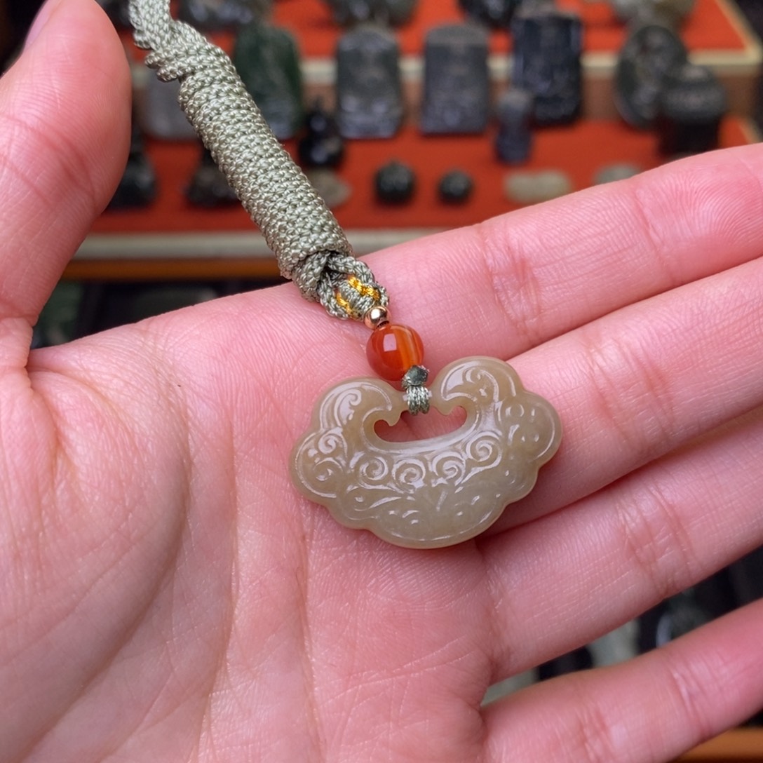 和田玉颈饰未镶嵌