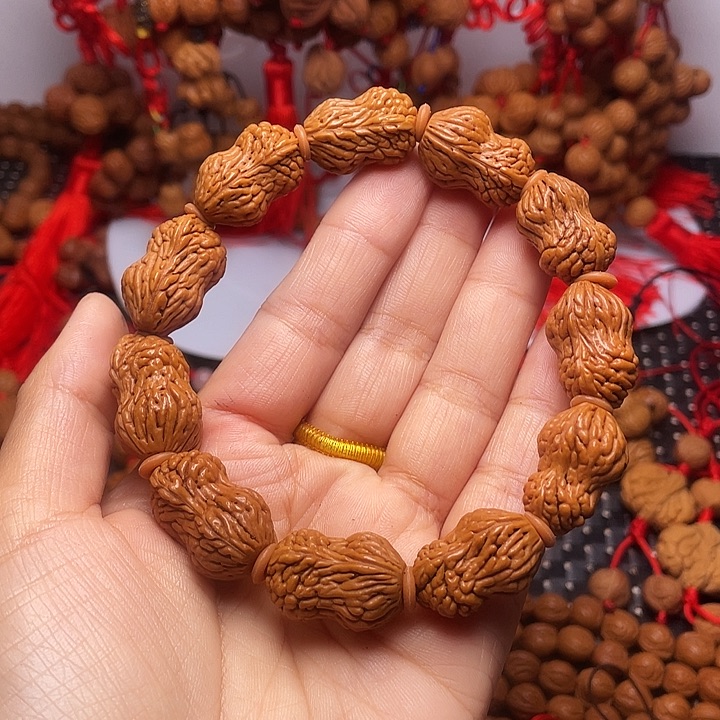 木质类龙纹桃枭手串