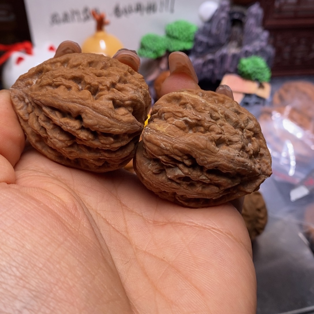 文玩核桃把件核桃88瑕疵阴皮