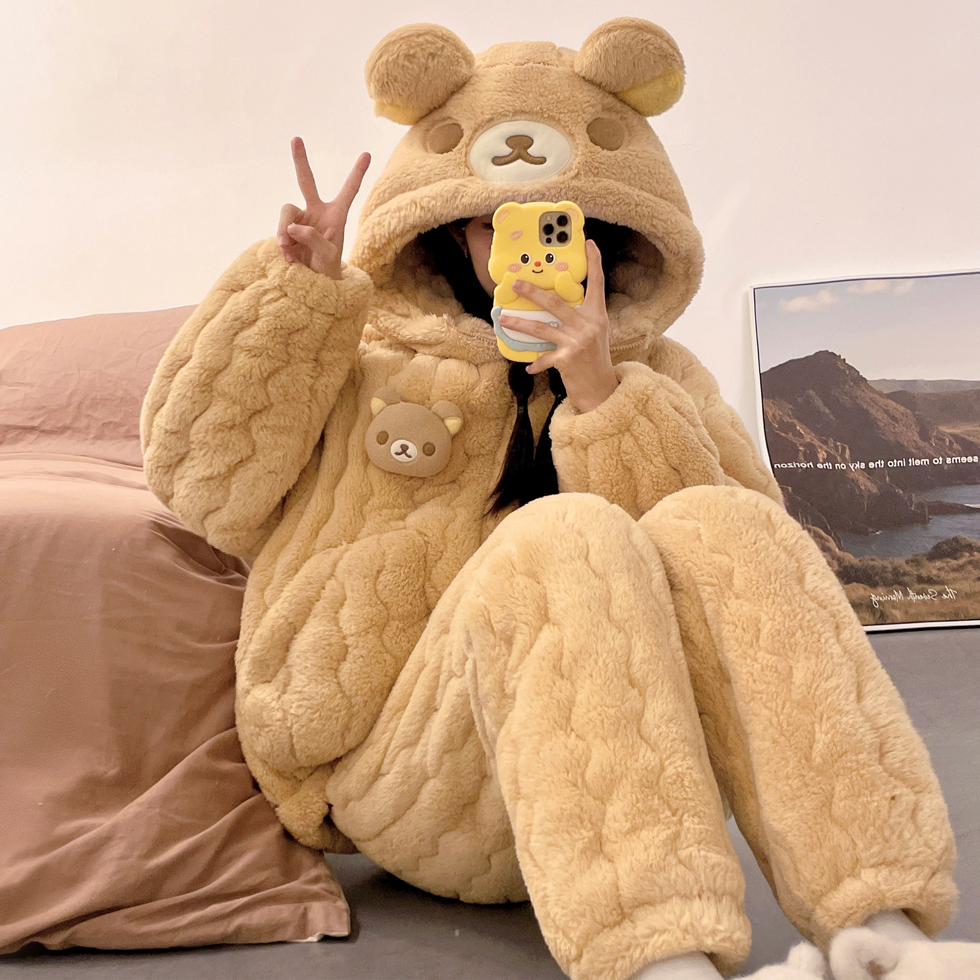 秋冬季三层夹棉睡衣女轻松熊连帽加绒加厚珊瑚绒家居服可外穿套装