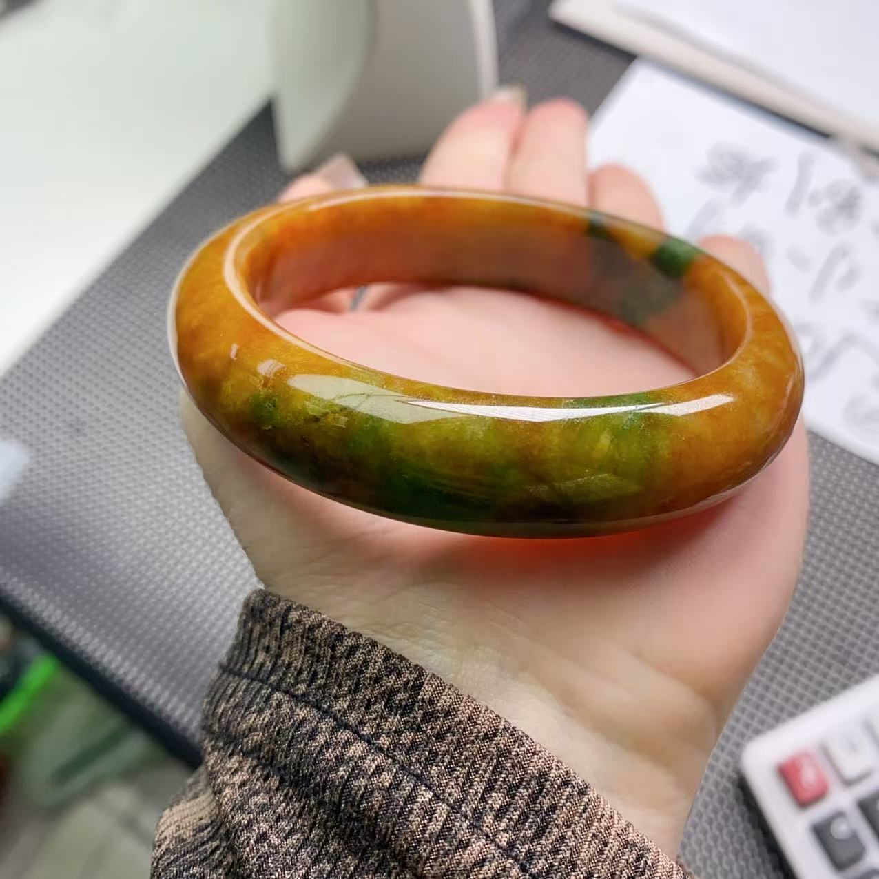 [石矿]橙黄加绿色常规时尚女多样性发一个奇石