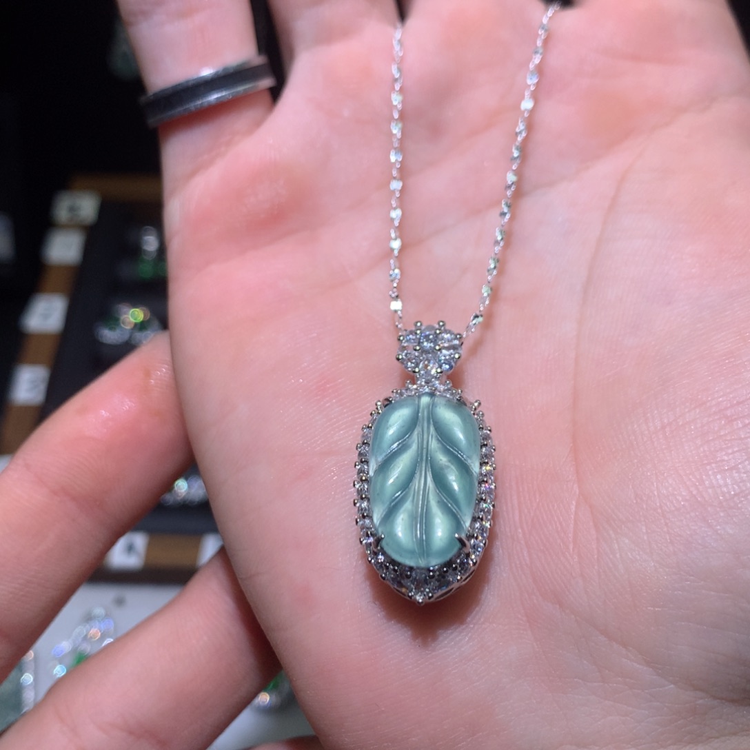 素***颜翡翠未镶嵌吊坠(赠链)吊坠