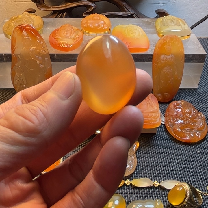 石英质玉颈饰未镶嵌用****2