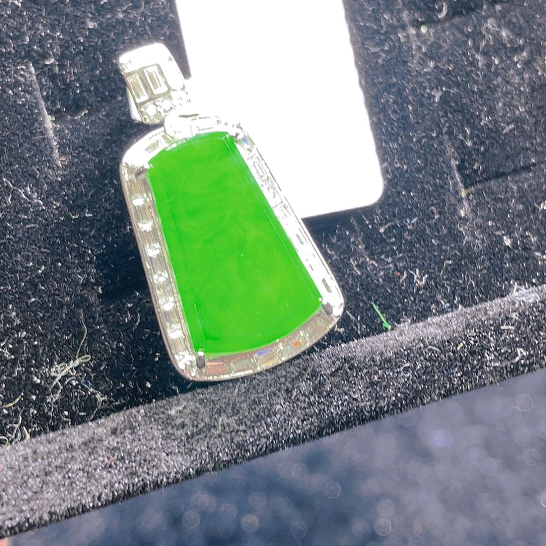 翡翠颈饰未镶嵌25，