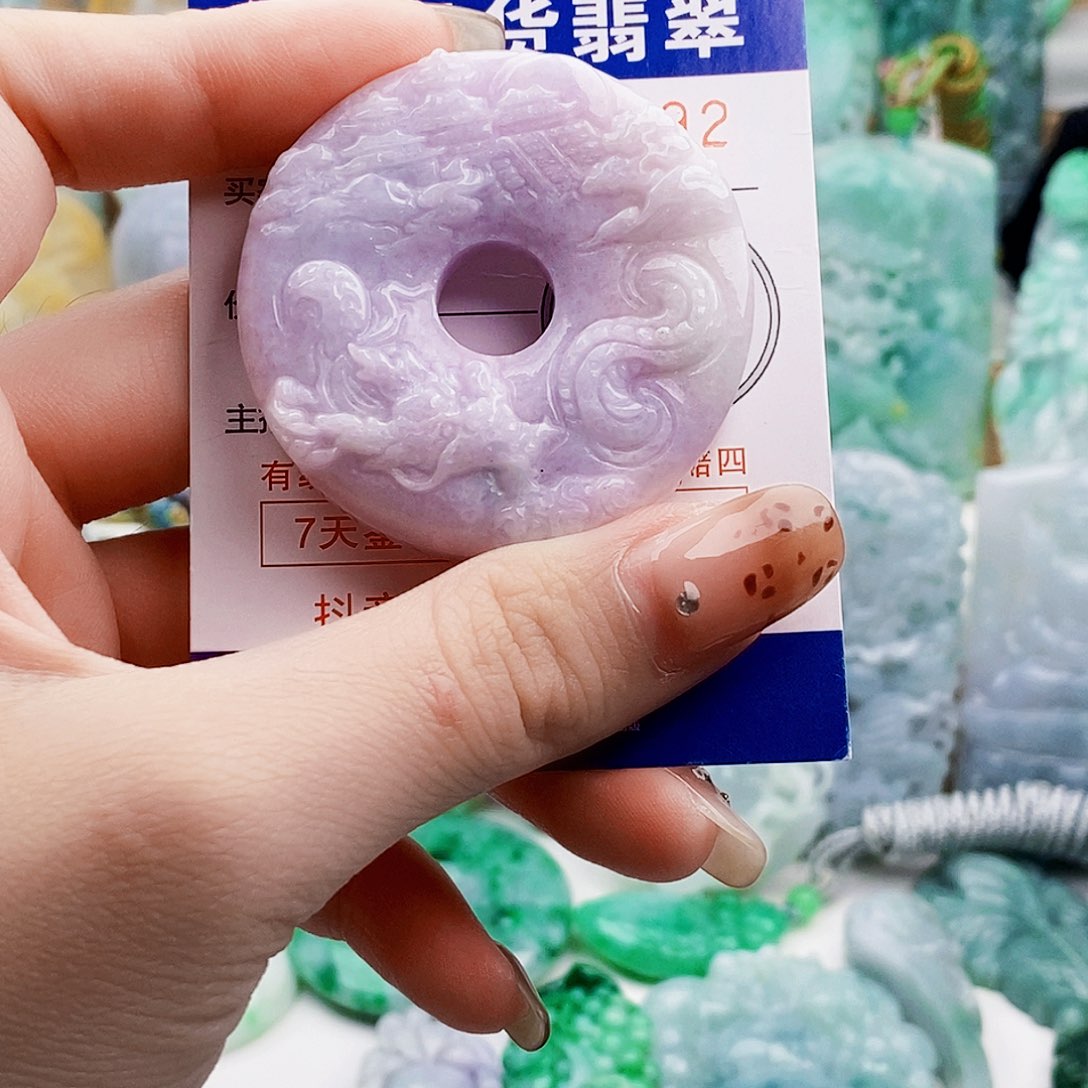吊坠(不含链)未镶嵌翡翠