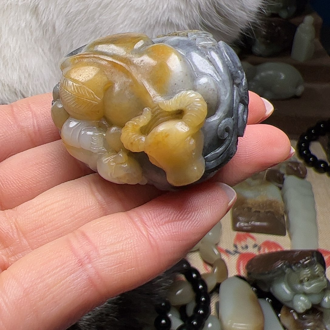 和田玉挂件未镶嵌甜*蜜