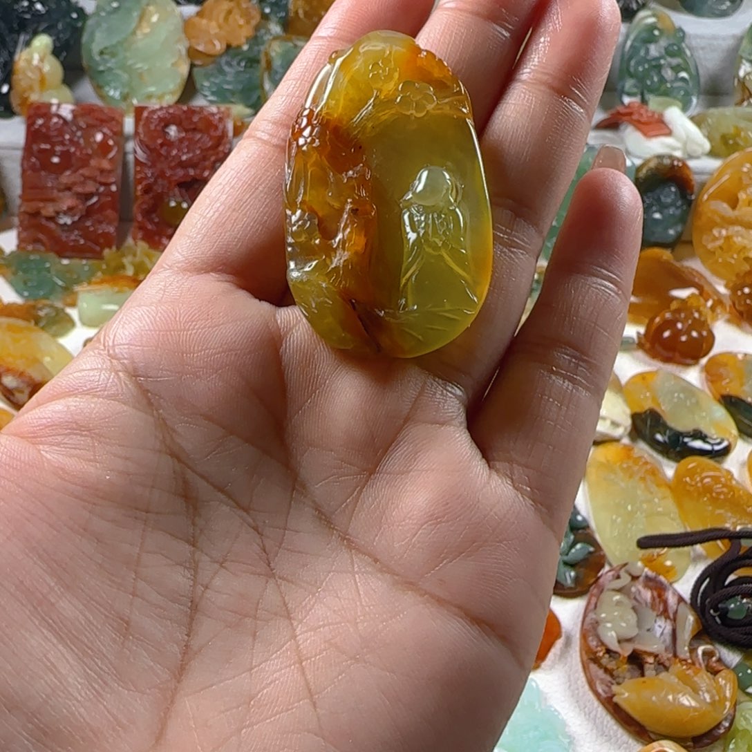 蛇纹石玉颈饰未镶嵌