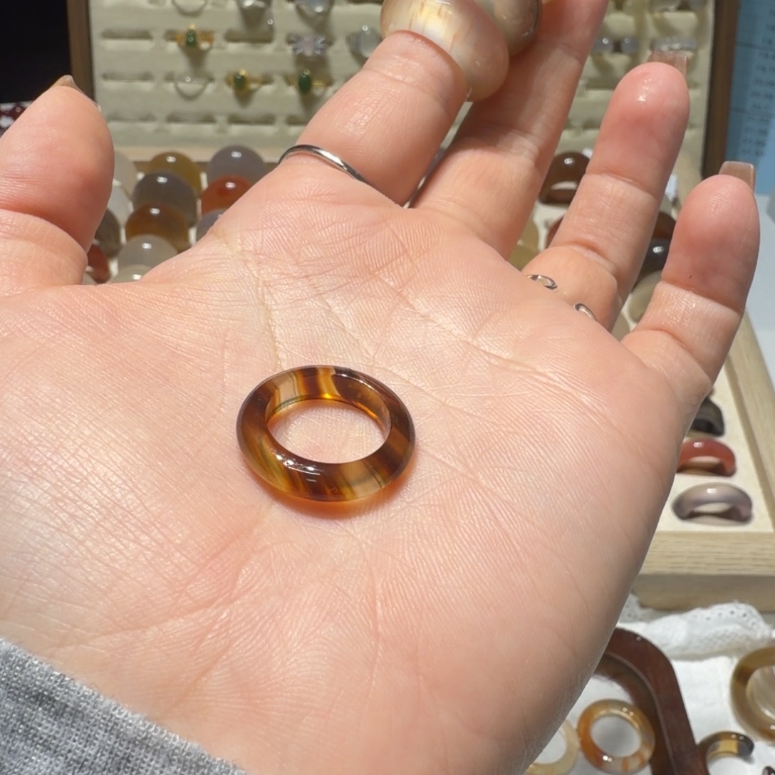 晓****玛瑙/玉髓未镶嵌戒指