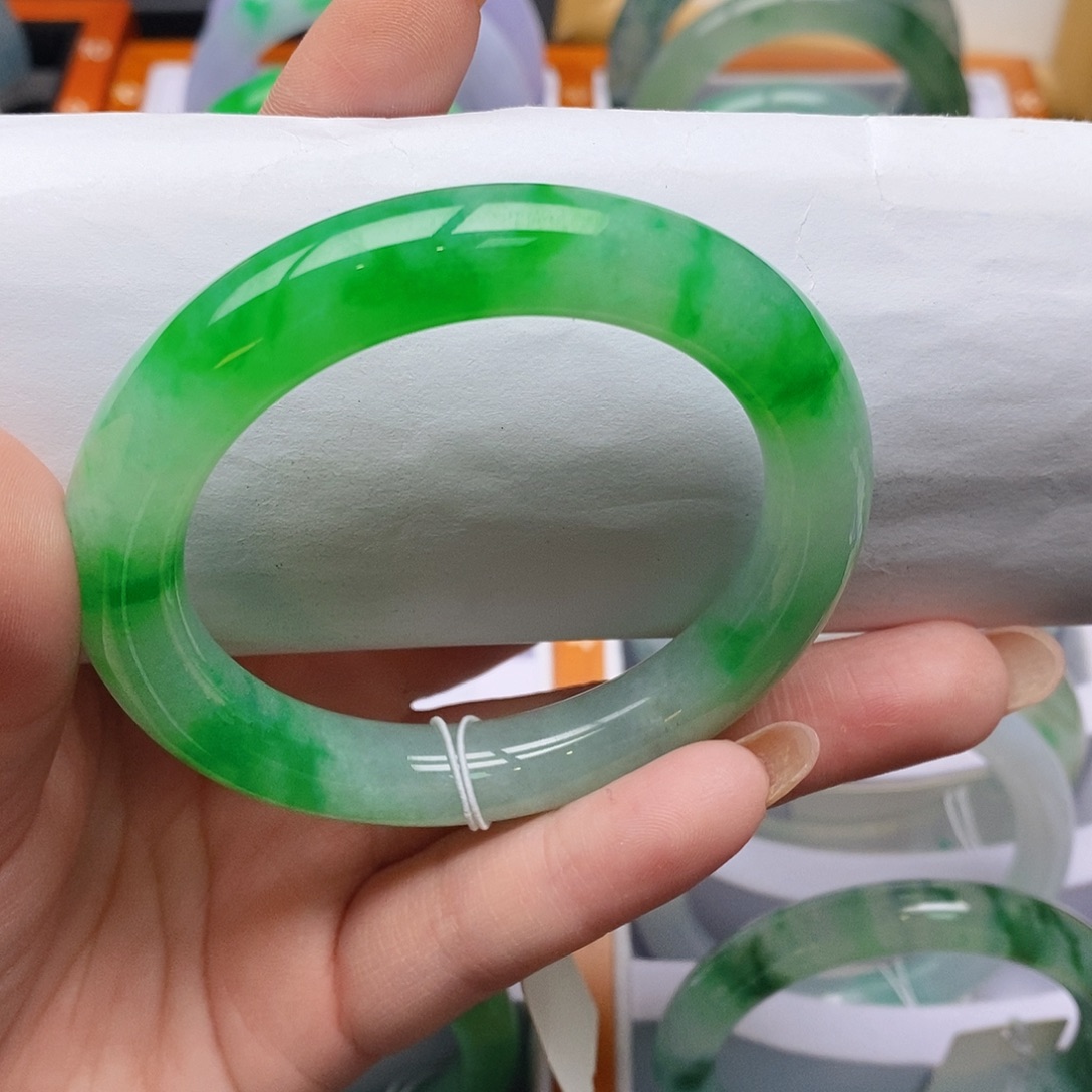 翡翠未镶嵌手镯55
