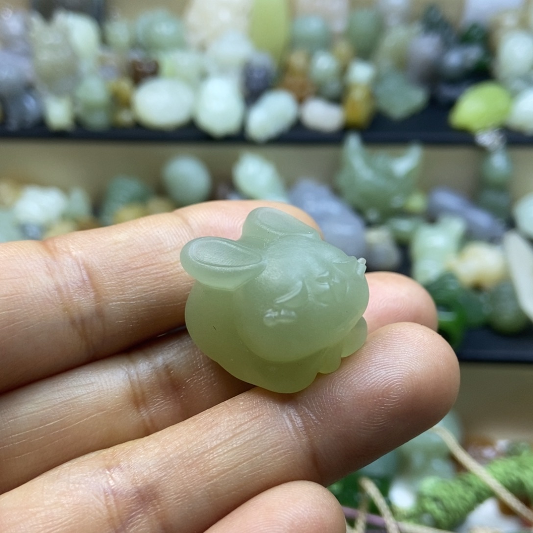 和田玉颈饰未镶嵌定制