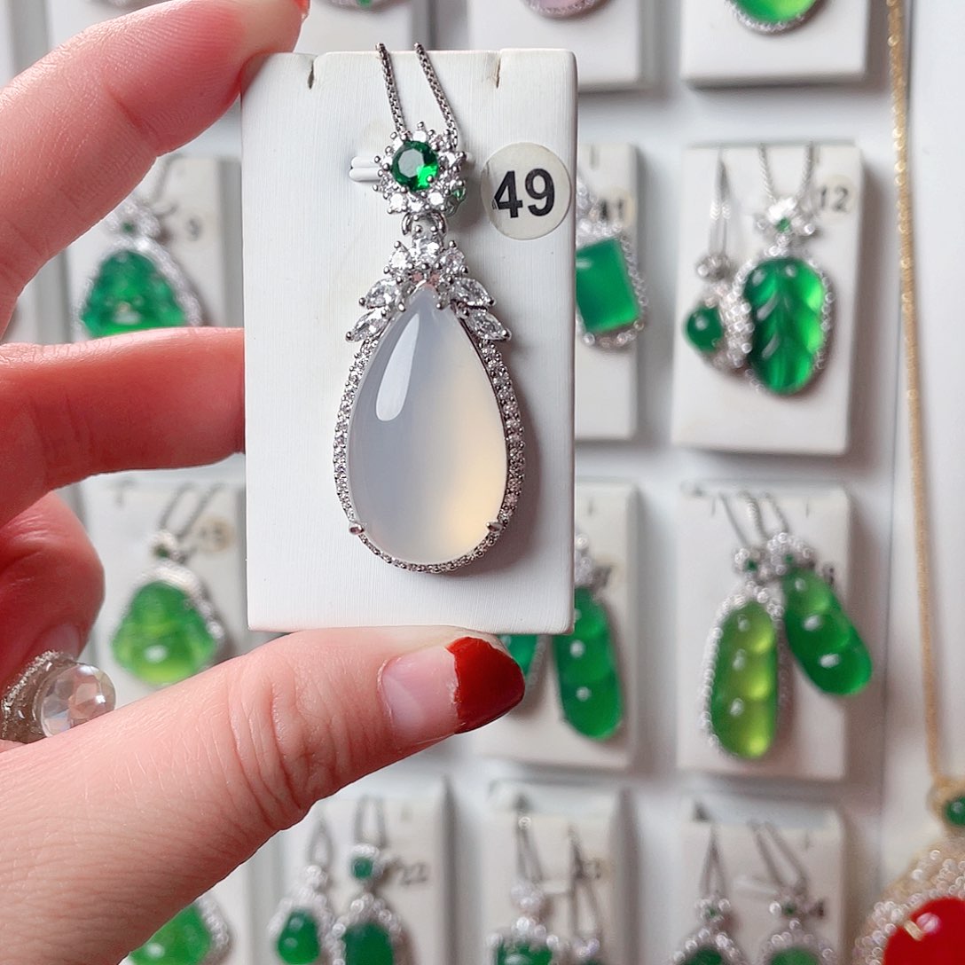 玛瑙/玉髓吊坠(赠链)未镶嵌