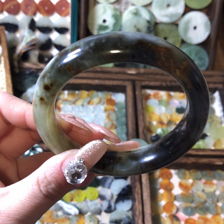 岫玉岫玉手镯未镶嵌