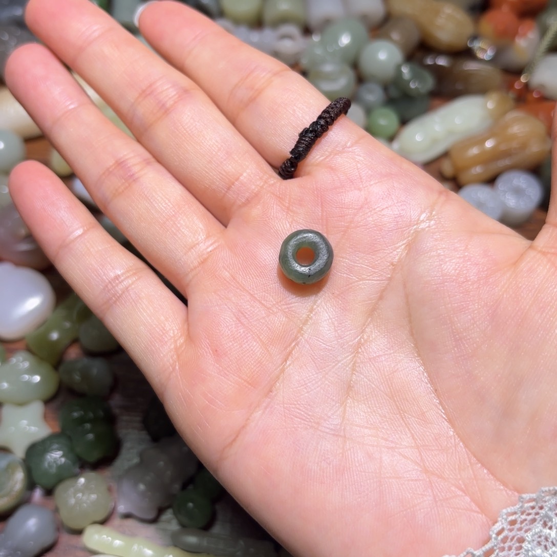 和田玉珠宝半成品未镶嵌拾*里