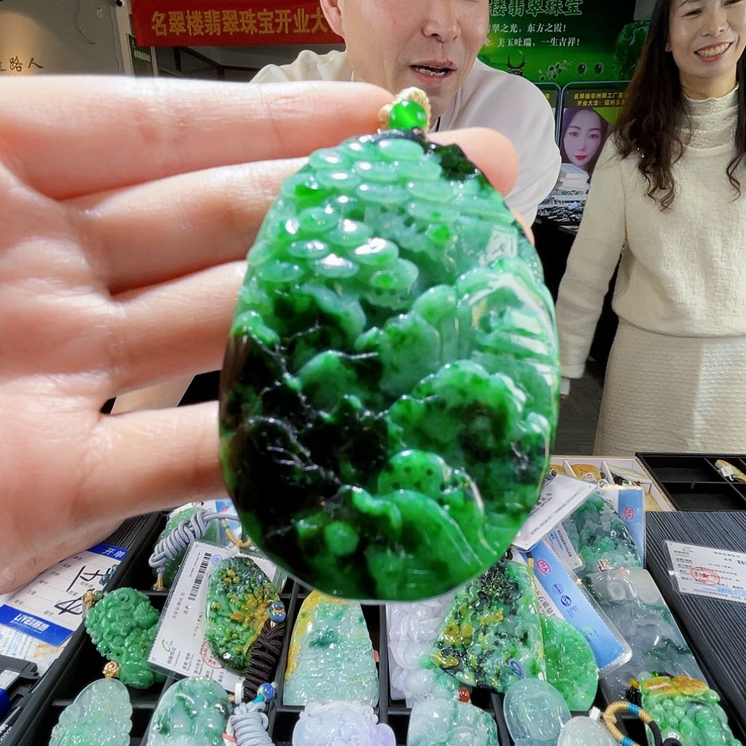 颈饰未镶嵌翡翠翡翠