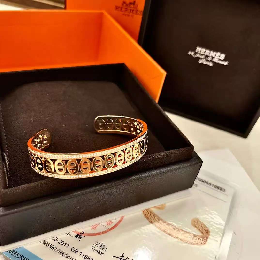 未使用 Hermes/爱马仕  蔚蓝中古/搂空猪鼻子满钻手镯