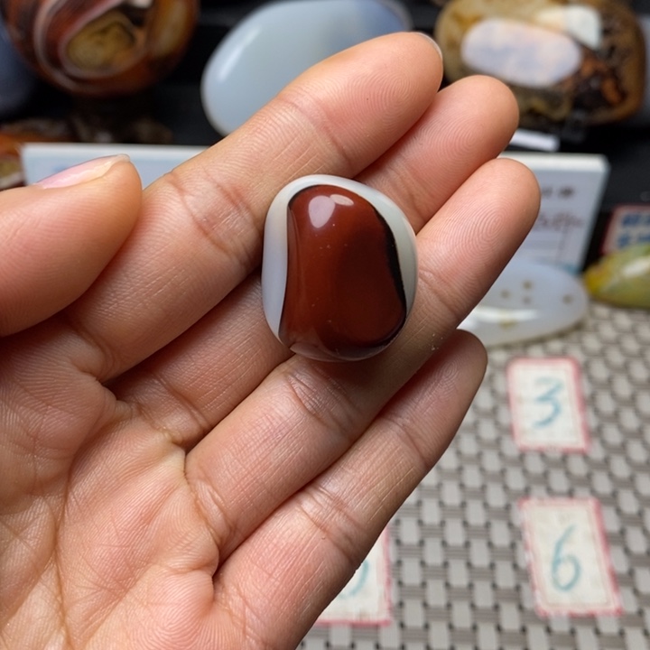 大***山玛瑙/玉髓未镶嵌原石打孔不退不换