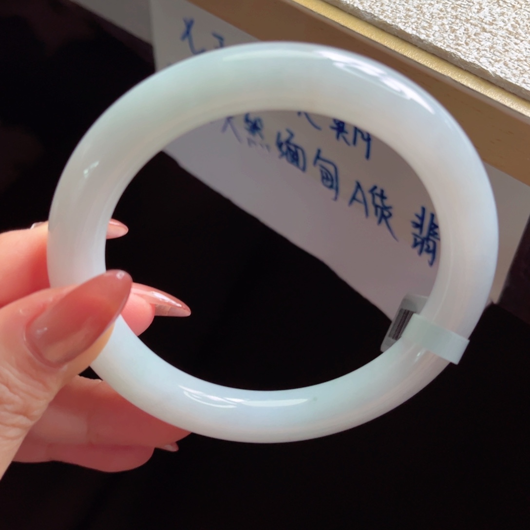 翡翠未镶嵌手镯手镯