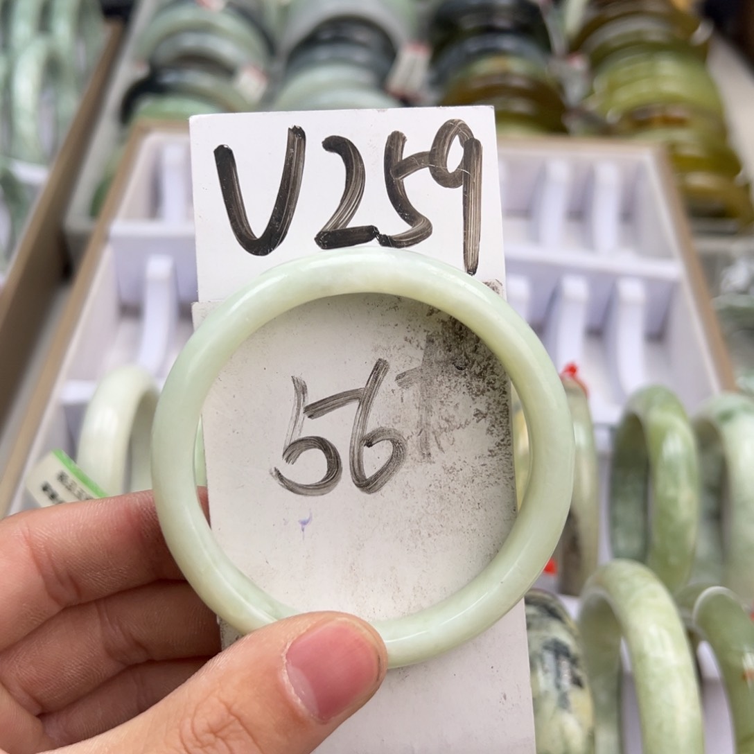 岫玉手镯未镶嵌天然岫玉微瑕